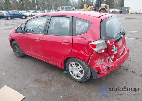 2010 Honda Fit z USA, uszkodzony, nr VIN JHMGE8H26AC030347